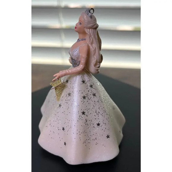 Hallmark Ornament Celebration Barbie Special '2001' - Picture 3 of 14